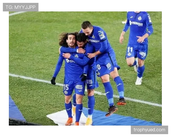 久保建英边路突破与组织能力的双重输出机制解析