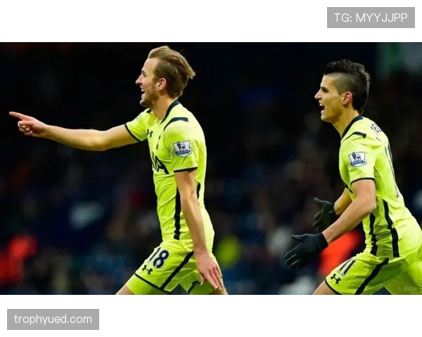 凯恩后期进攻节奏分散化，阿奎罗依赖单点驱动机制