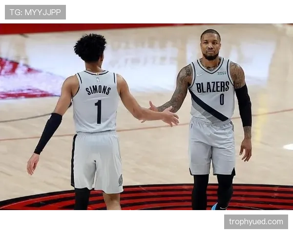 利拉德休赛期天天喝蛋白粉当水，结果夏天胖了十斤？